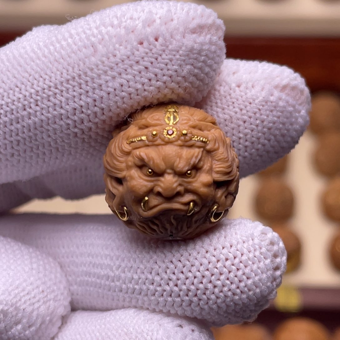 猴头核桃吊坠镶嵌夺面冥王