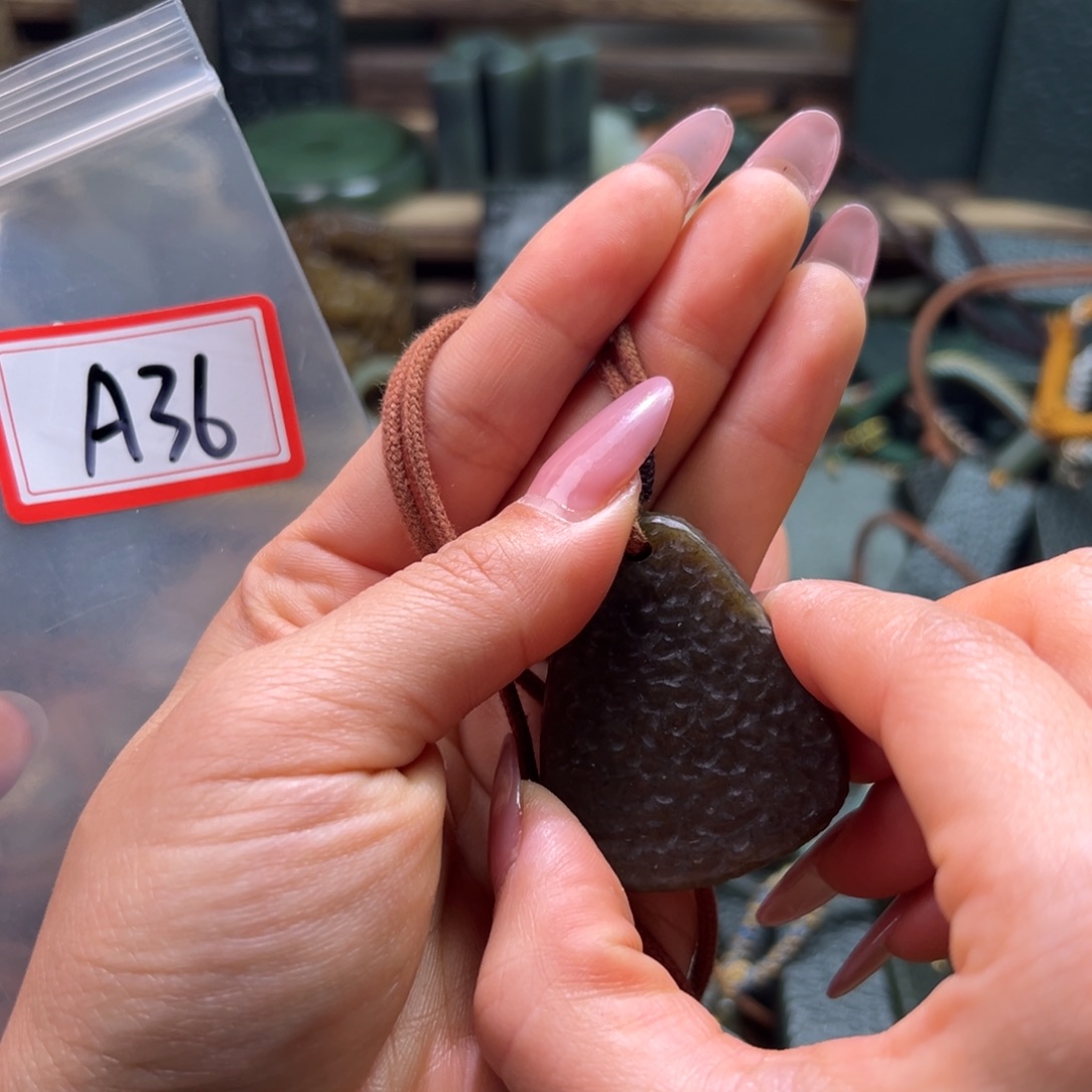 和田玉（糖玉）未镶嵌颈饰