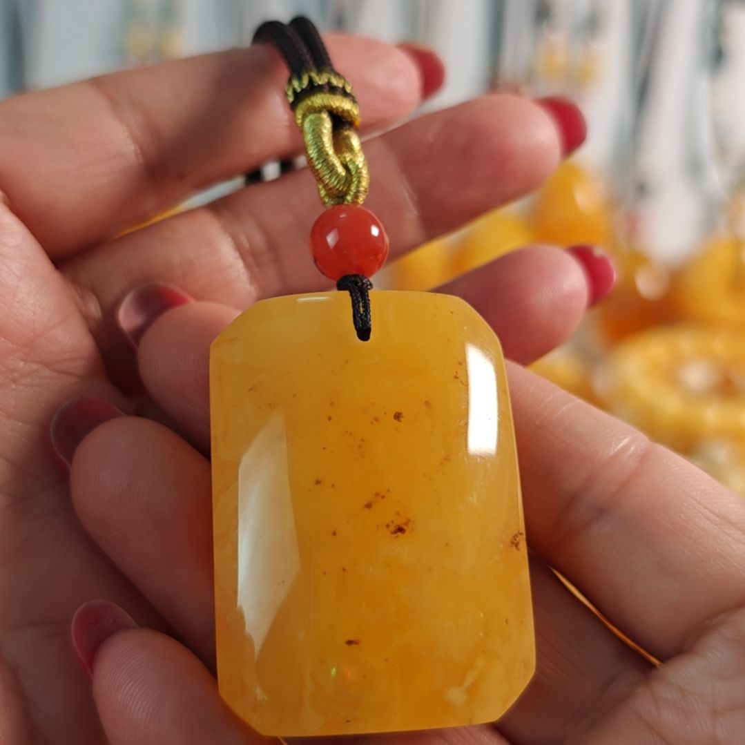 蜜蜡吊坠(赠链)未镶嵌