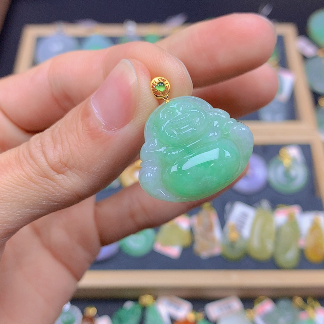 翡翠颈饰18K金镶嵌翡翠