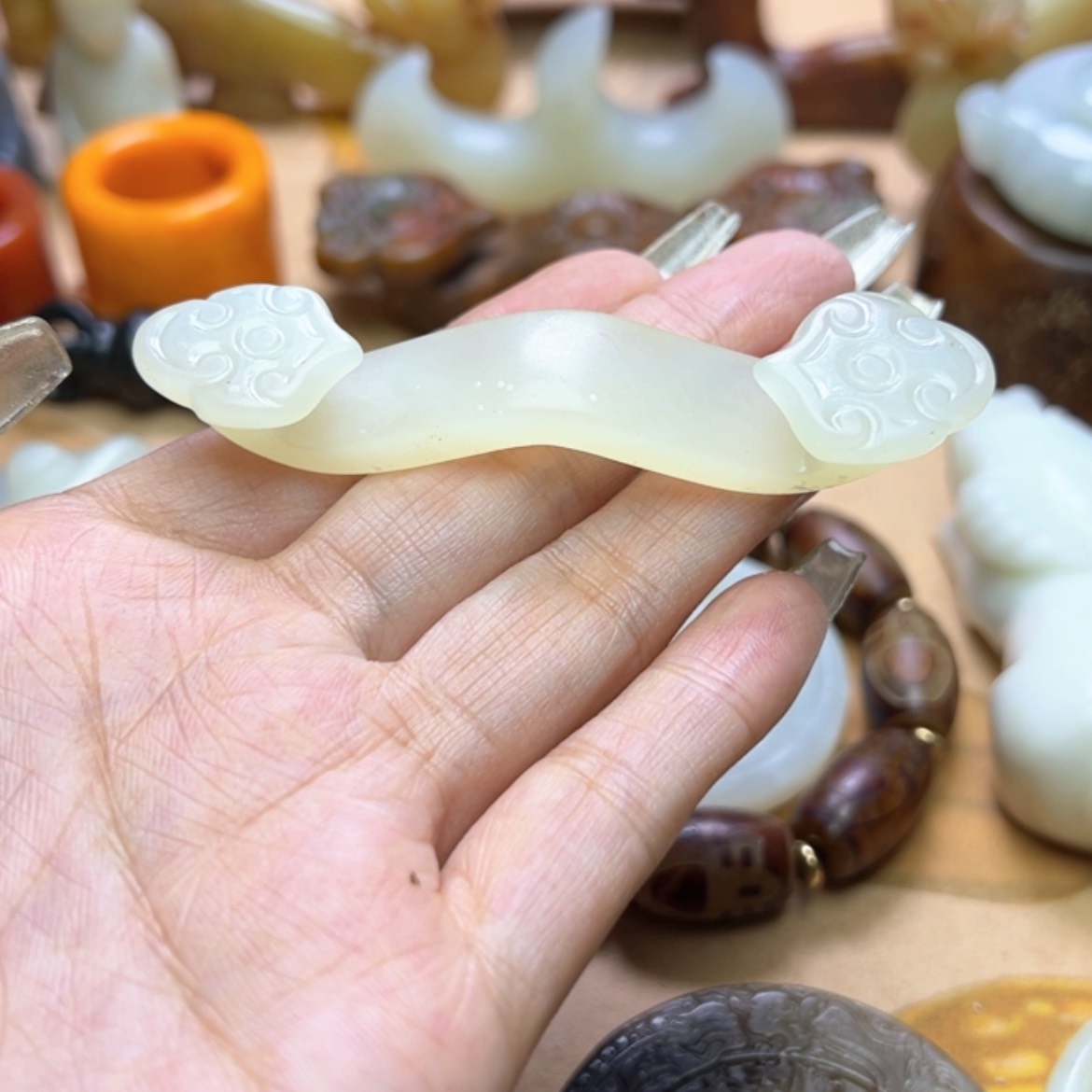 【闪购商品】蛇纹石玉颈饰未镶嵌