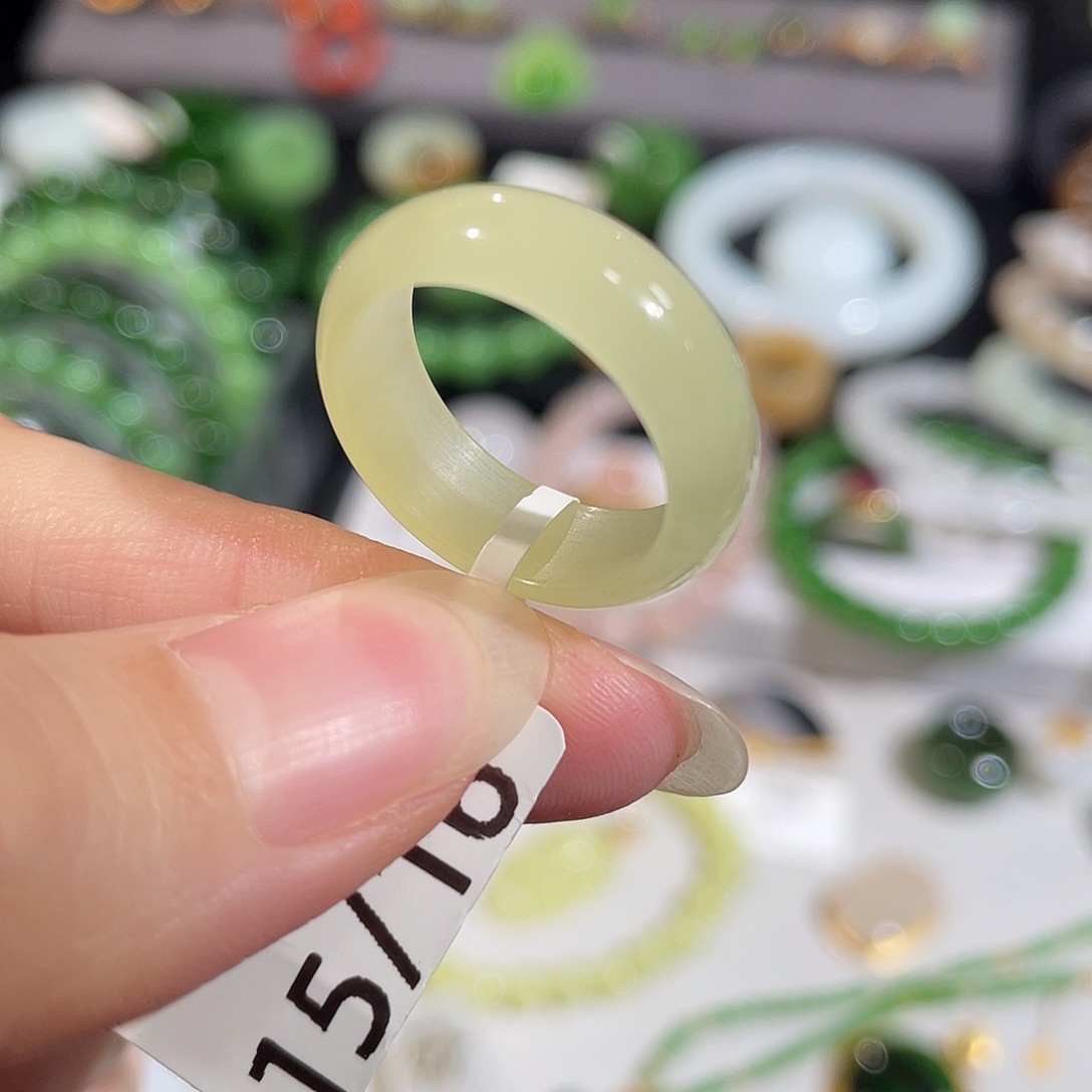 和田玉未镶嵌戒指