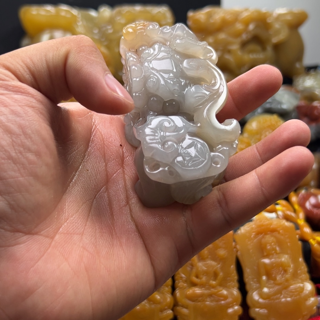 石英质玉（黄龙玉）未镶嵌多选发其一