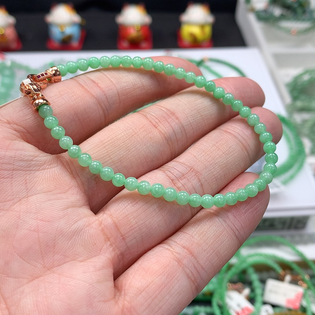 翡翠手链未镶嵌翡翠