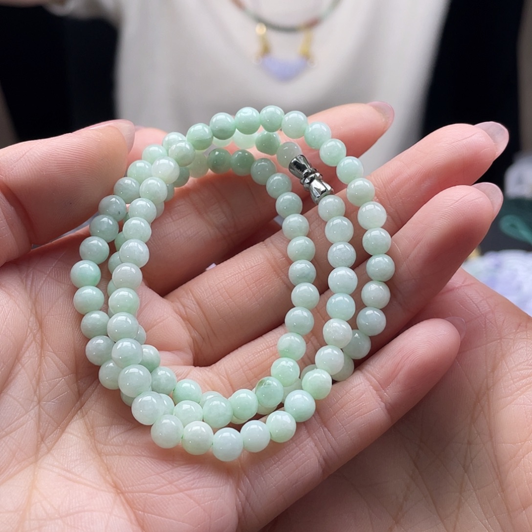 翡翠未镶嵌耳饰待编织