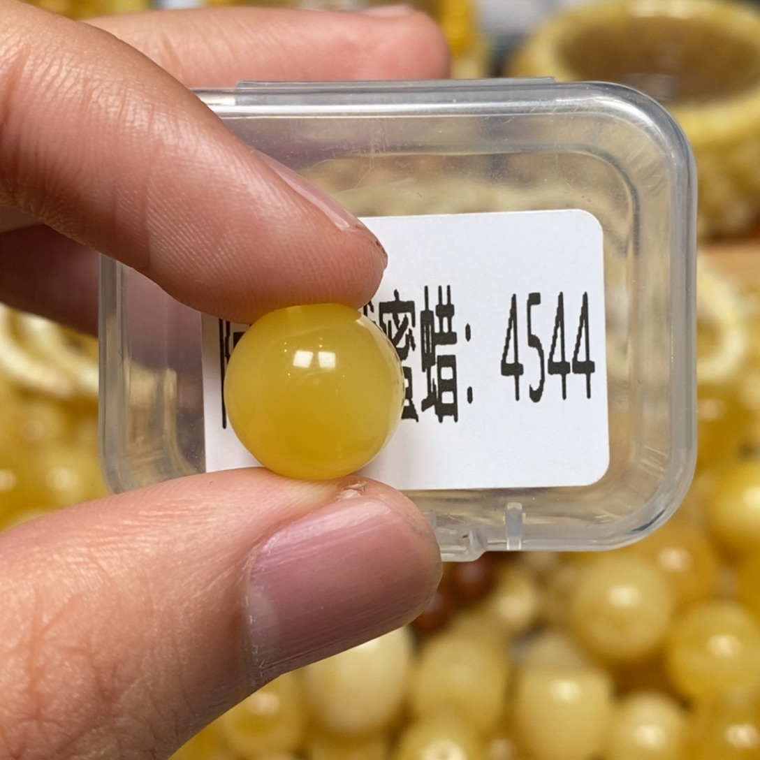 蜜蜡未镶嵌珠宝奇石4544