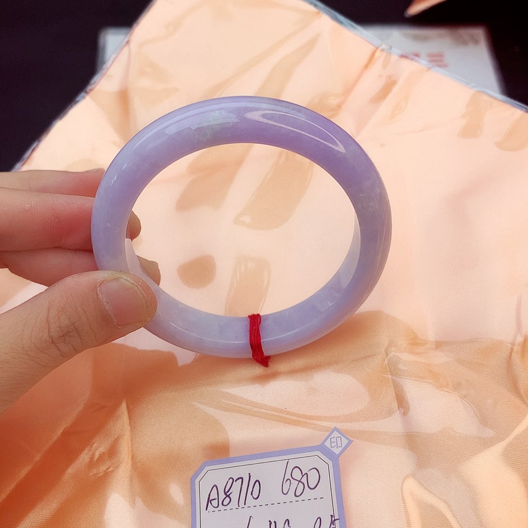 翡翠手镯未镶嵌翡翠