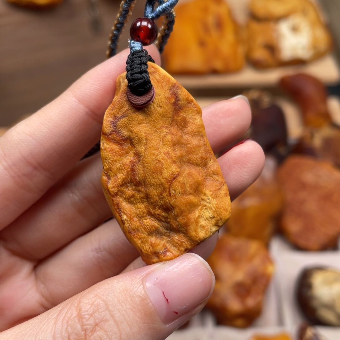 琥珀未镶嵌珠宝奇石