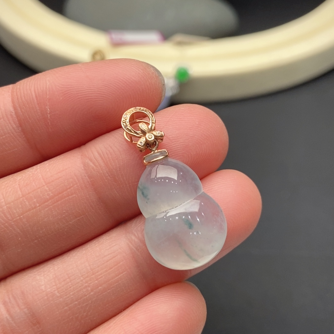 翡翠18K金镶嵌颈饰