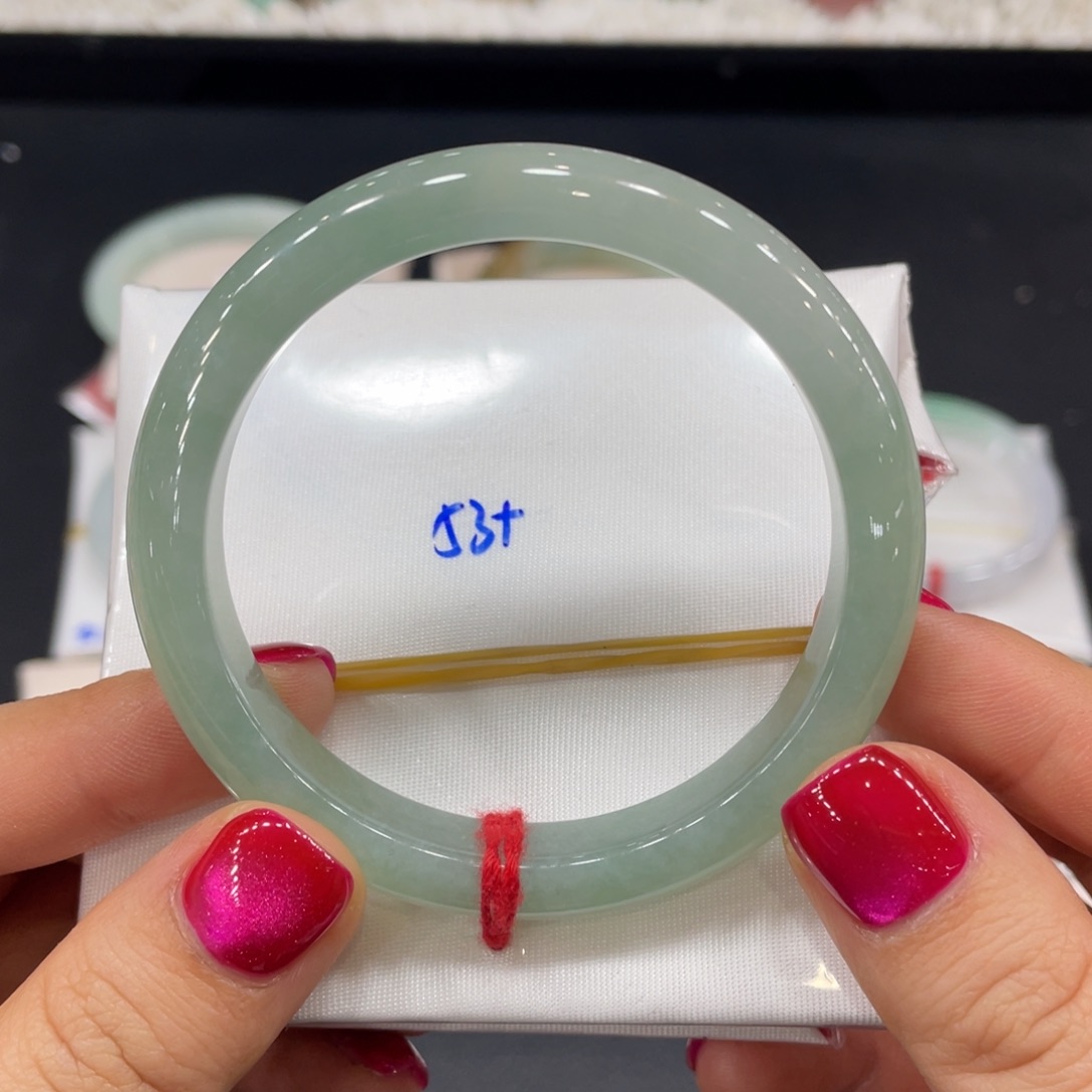 翡翠手镯未镶嵌缅甸天然翡翠手镯