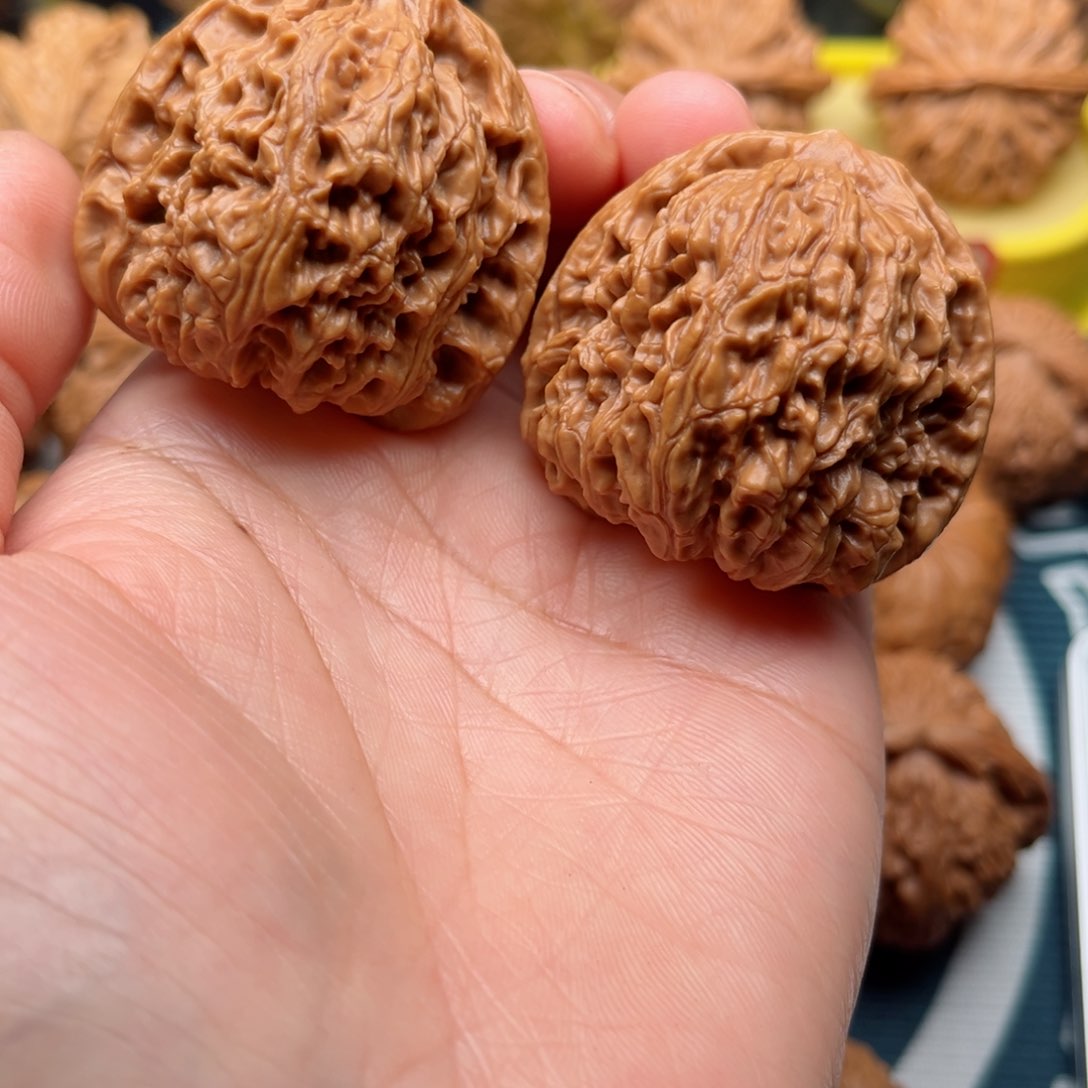 【闪购商品】桃木文玩核桃手把件40南疆