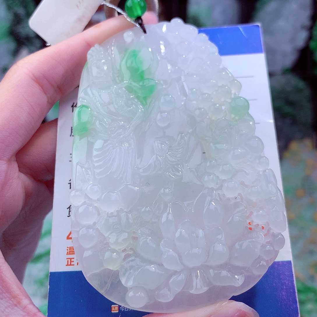 翡翠未镶嵌颈饰挂件