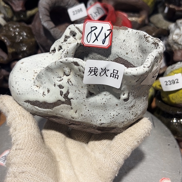 粗陶花盆，现在都不一样