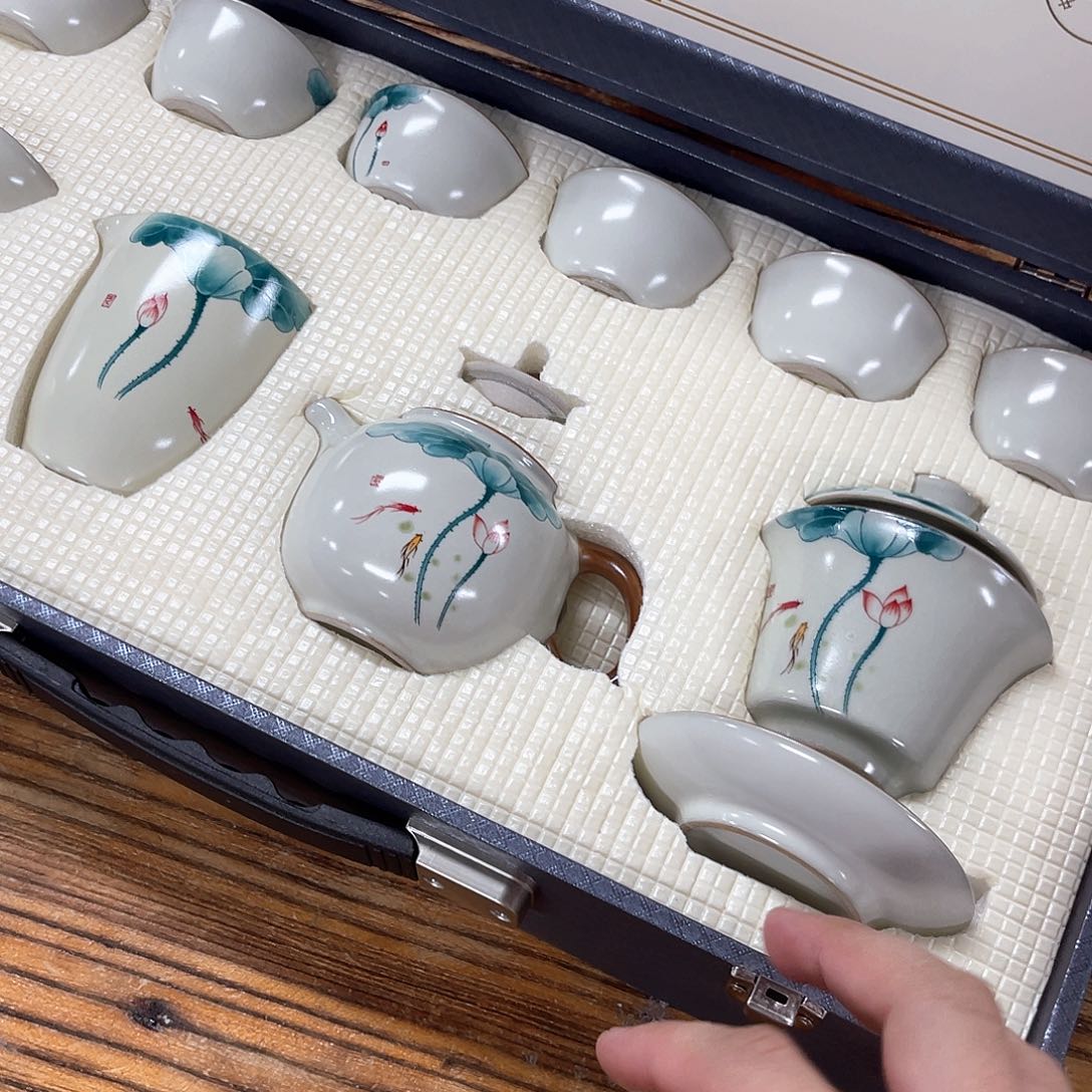 孤品茶具套装等。          