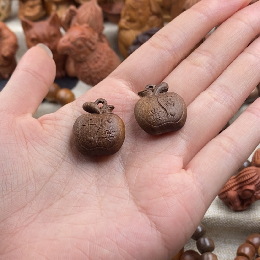 龙***朤檀香木手串/手链迈索尔，老山檀香，苹果挂件，奶香