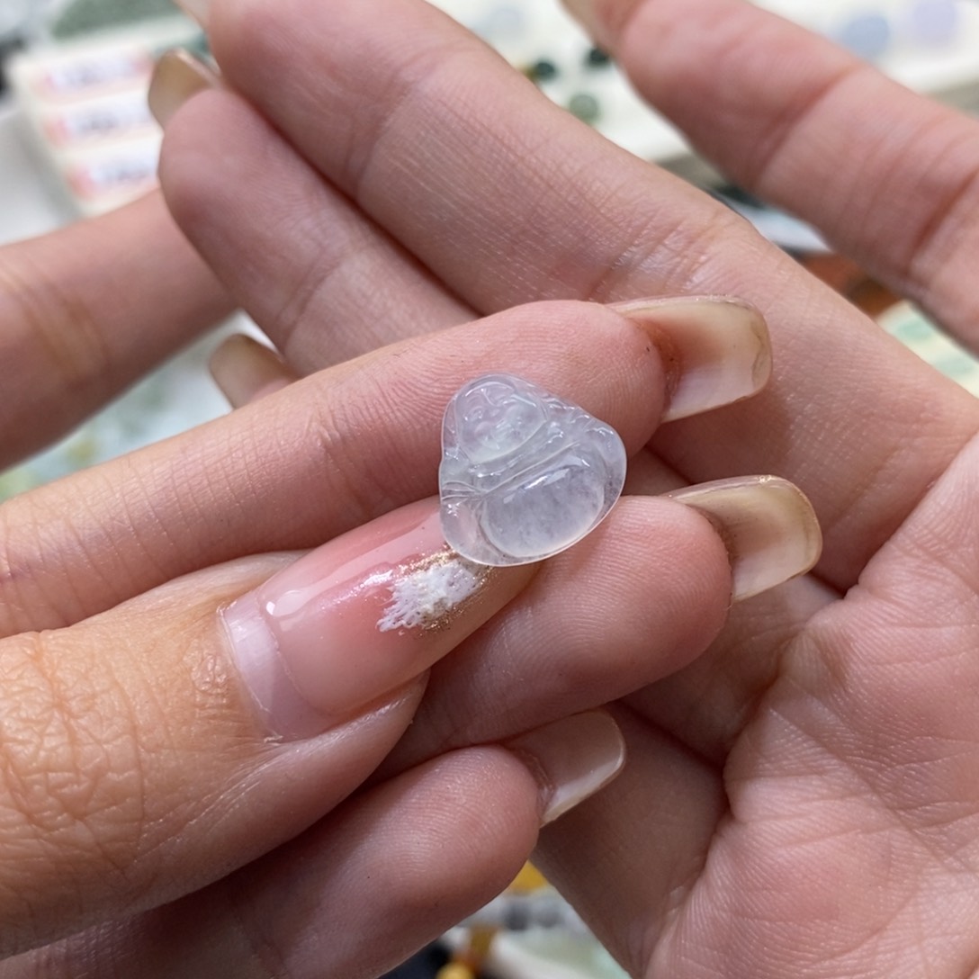 翡翠颈饰未镶嵌小佛