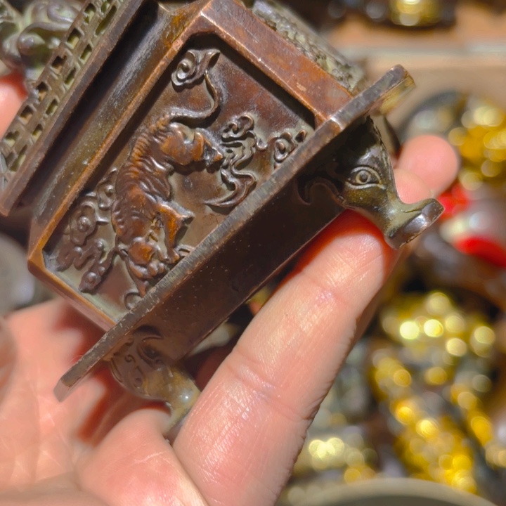 铜的。全清了。一件不留！不磨叽