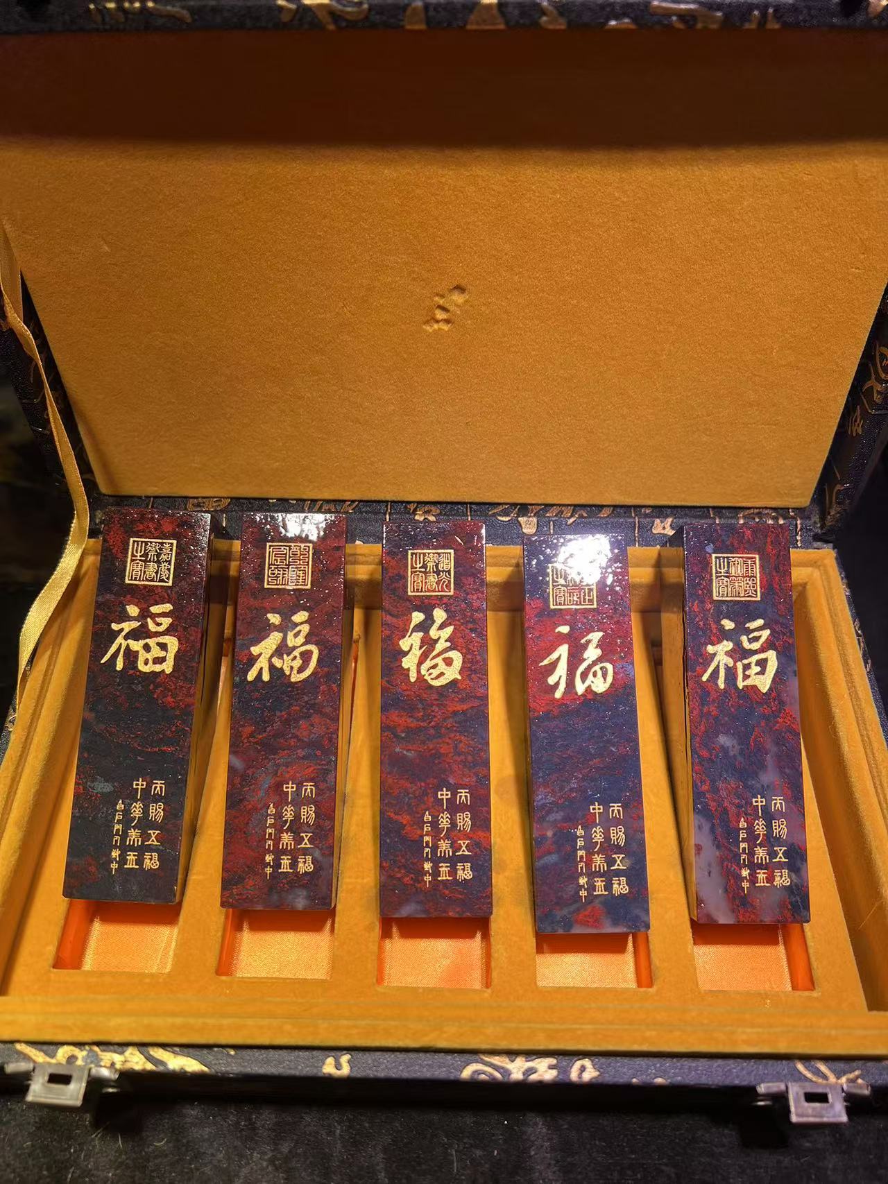 日常送礼，居家摆件，桂林鸡血玉