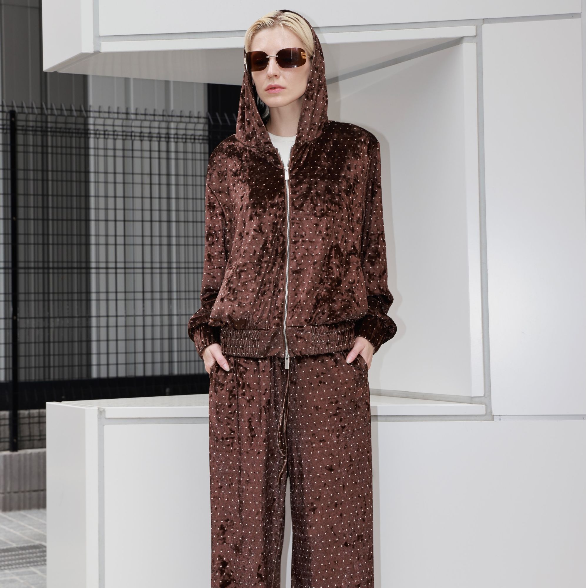 SP*CBRE2 波多尔多红棕波点丝绒套装