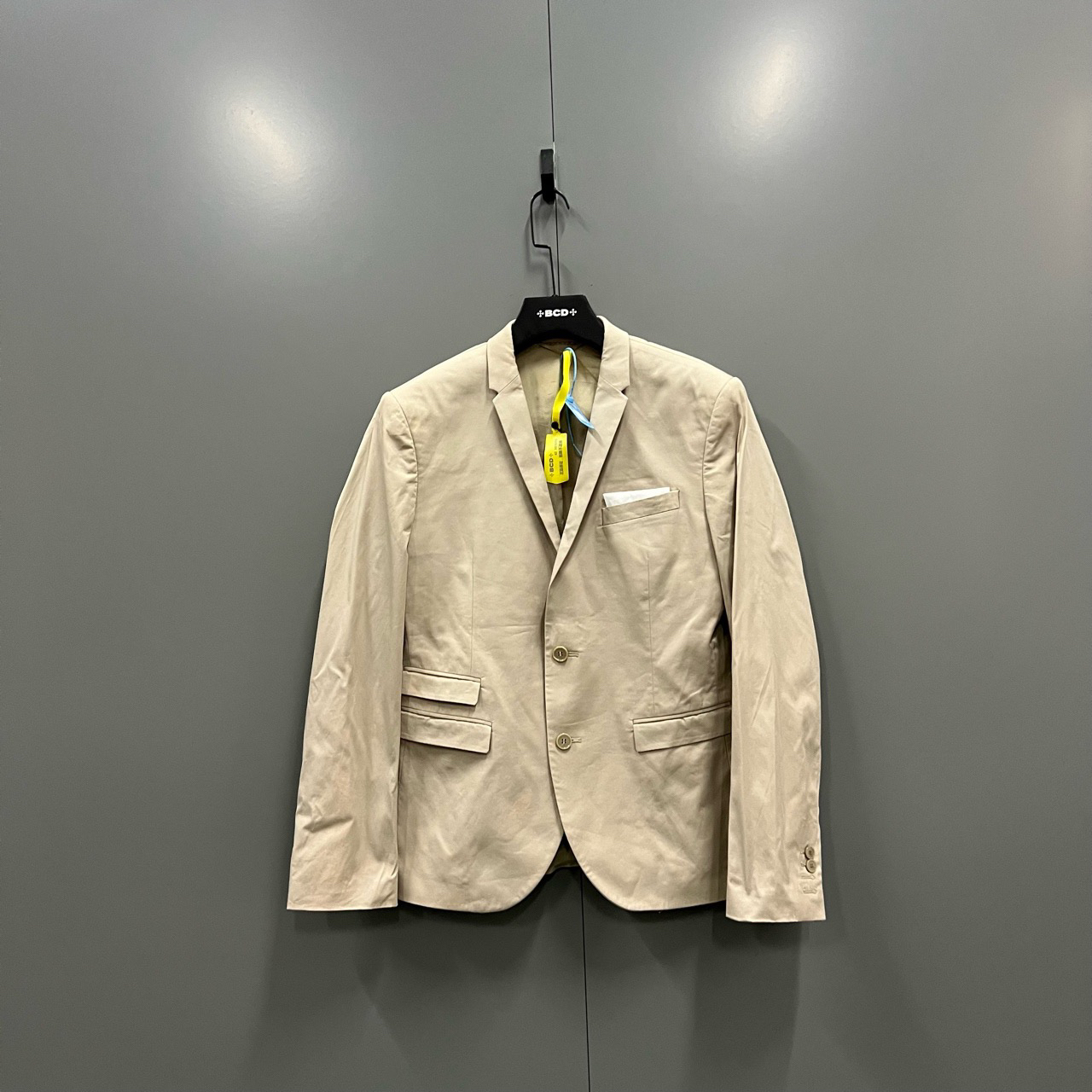 95新  （bb）Neil Barrett卡其色西服 46码/303695/染色