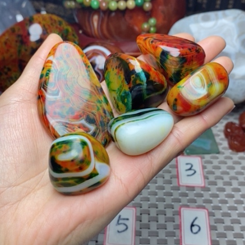 未镶嵌玛瑙/玉髓珠宝奇石董*