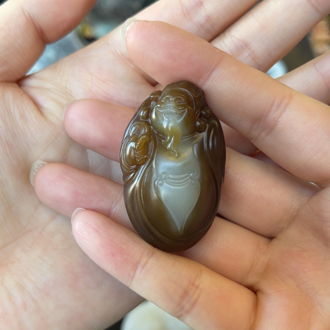 和田玉（糖玉）未镶嵌挂件金山糖白财神39克（无孔）