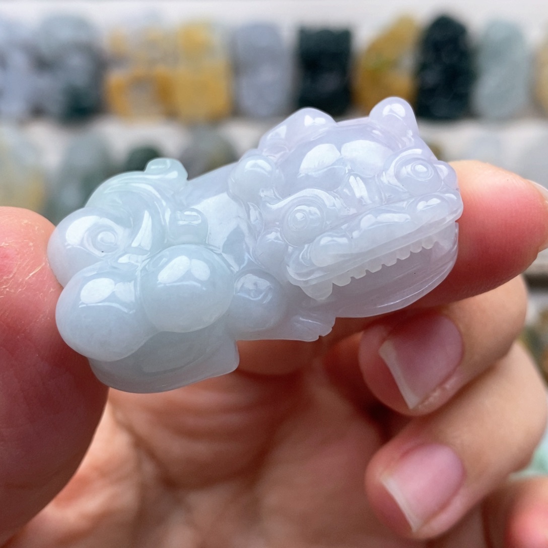 翡翠吊坠(赠链)未镶嵌