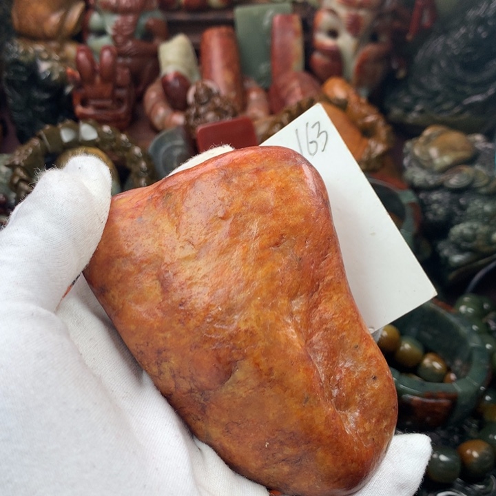 透闪石质玉未镶嵌珠宝奇石