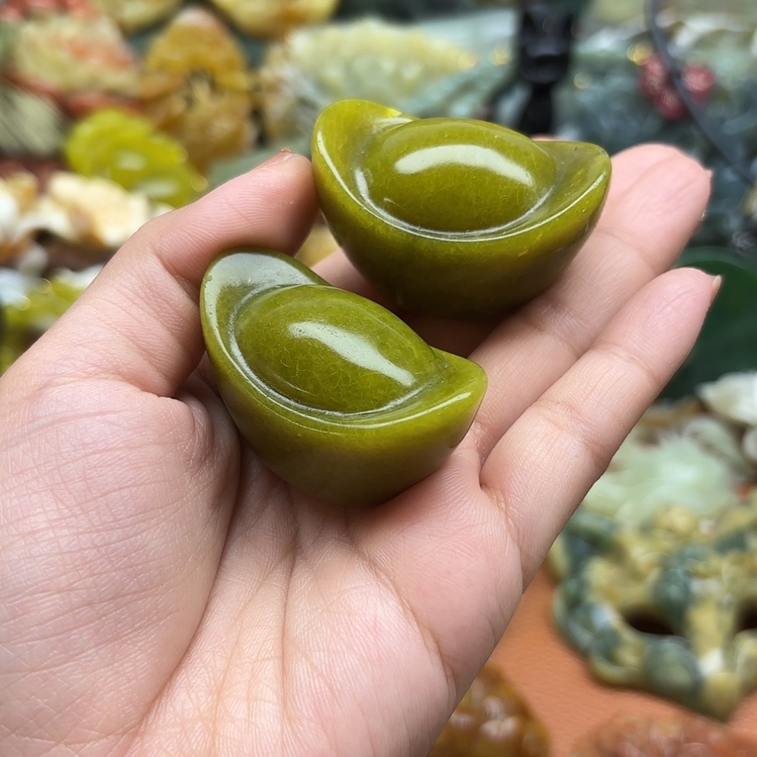 蛇纹石玉未镶嵌吊坠