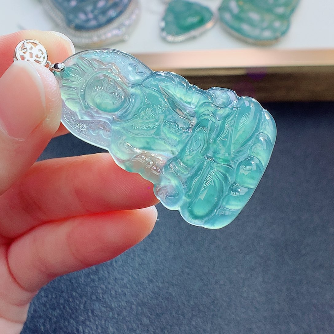 翡翠颈饰未镶嵌翡翠
