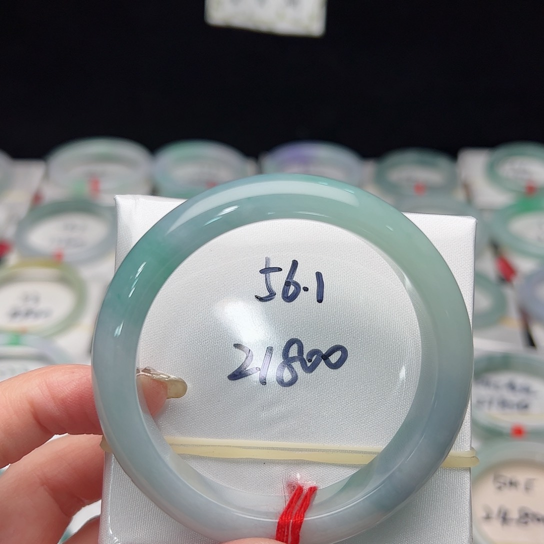 翡翠手镯未镶嵌天然