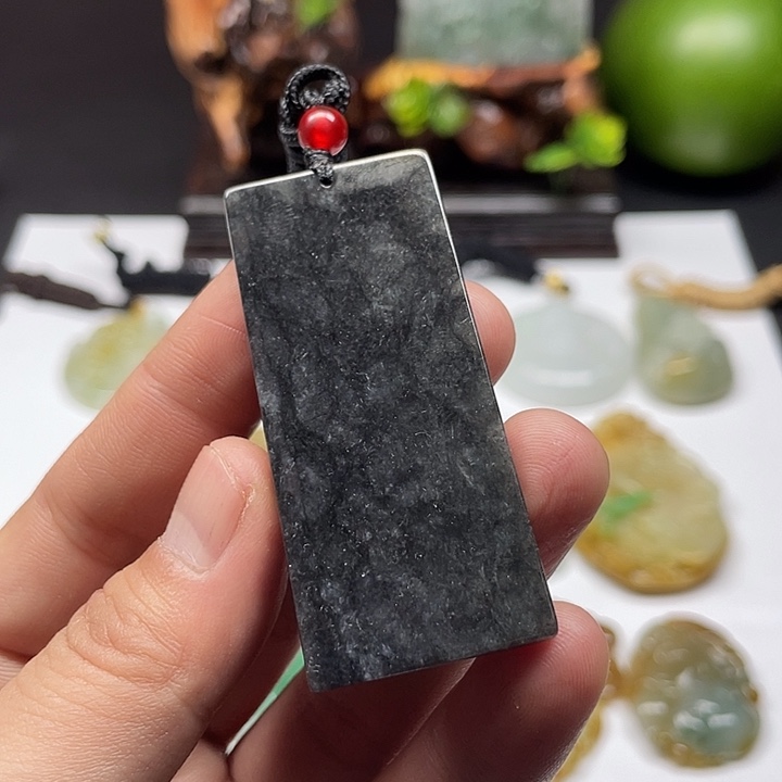 翡翠未镶嵌颈饰吊坠