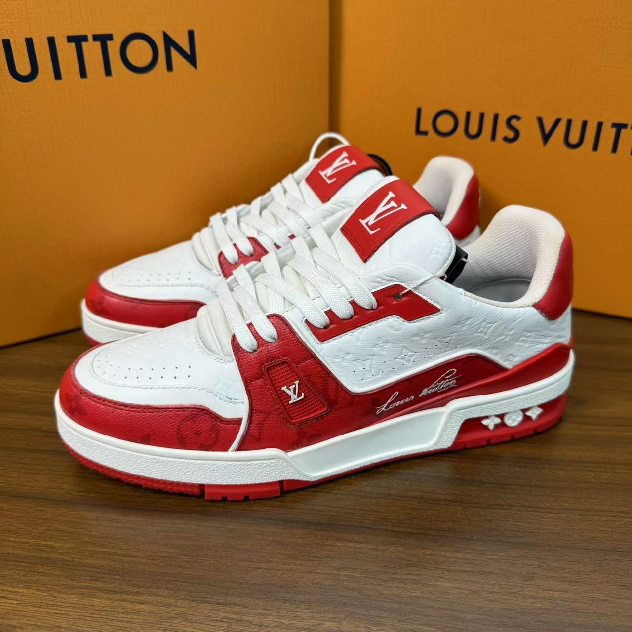 【汇星特惠】LouisVuitton/路易威登经典白红浮雕配色Trainer板鞋