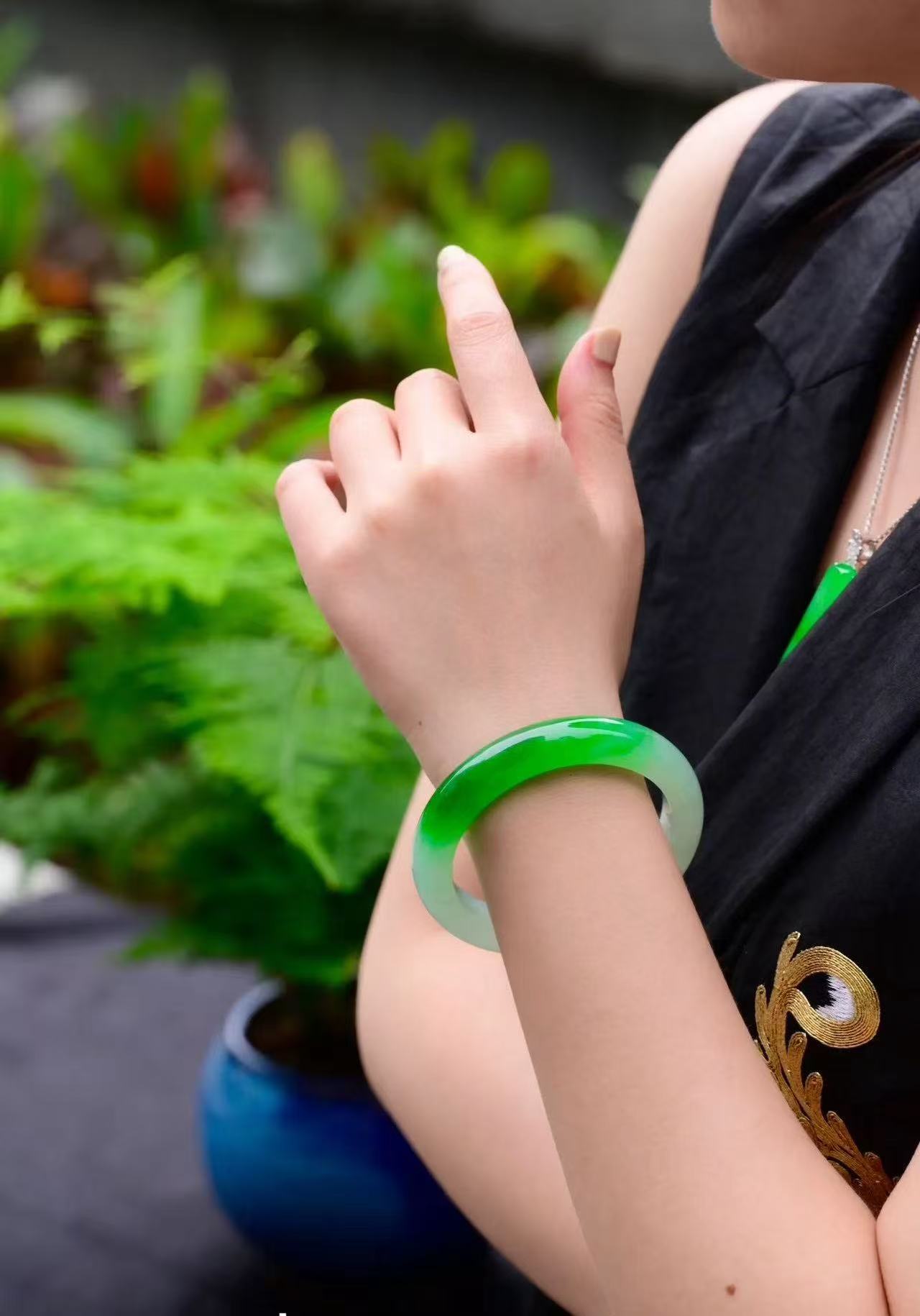 气质百搭精美时尚饰品手镯    拍对应价格