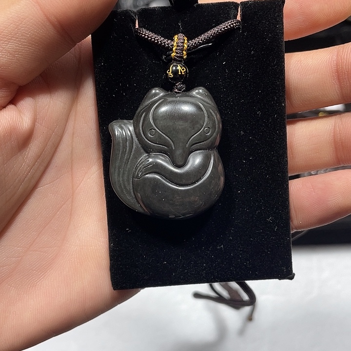 黑曜岩合金颈饰狐狸