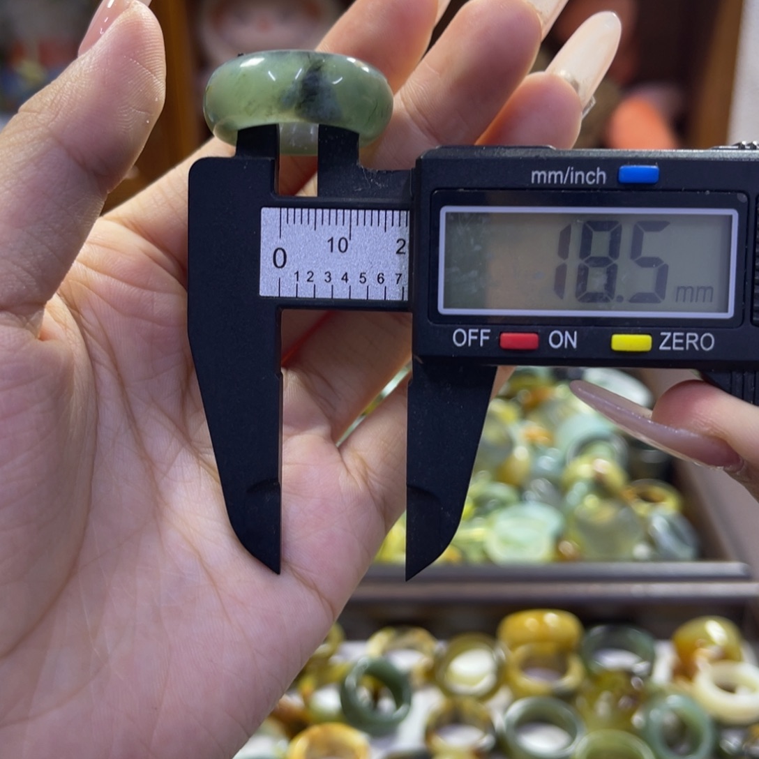 蛇纹石玉未镶嵌手镯22