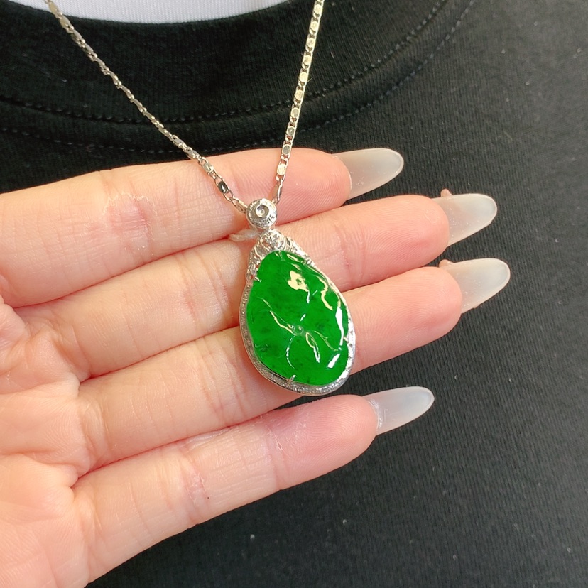 【闪购商品】翡翠吊坠(赠链)18K金镶嵌