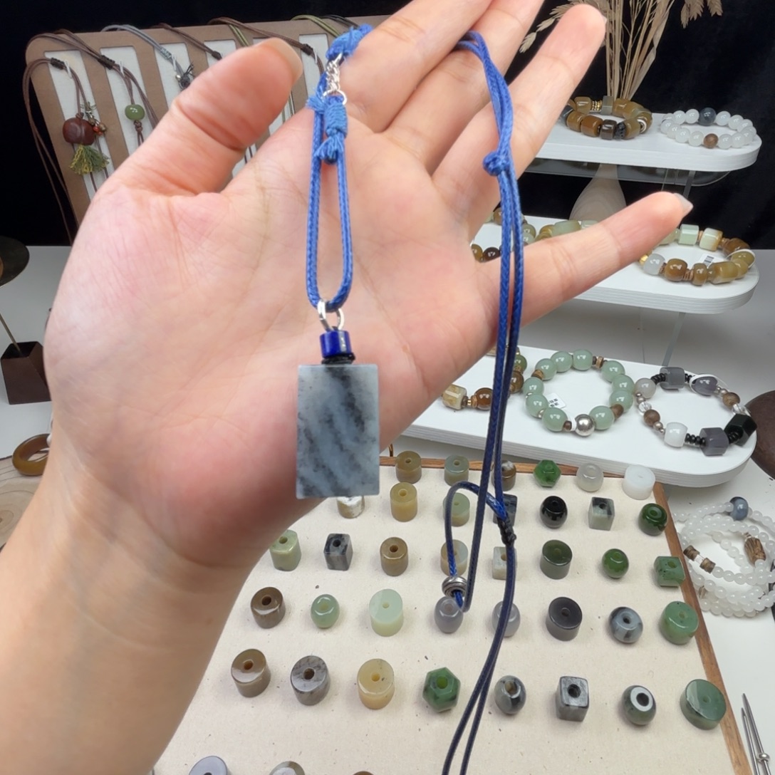 和田玉（糖玉）未镶嵌颈饰