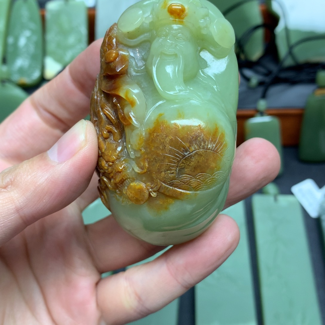 岫岩河磨玉（透闪石质玉）颈饰未镶嵌