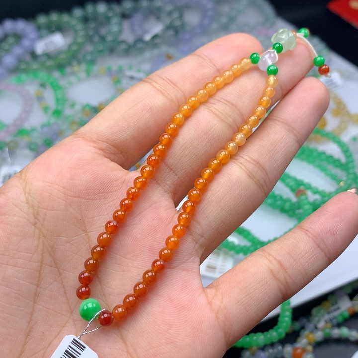 翡翠手镯未镶嵌卡