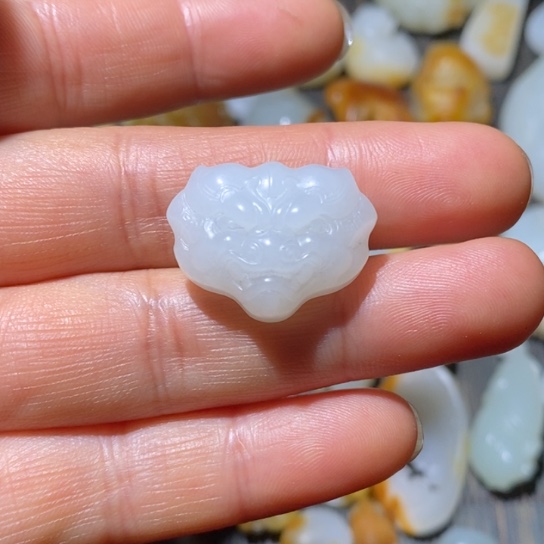 和田玉颈饰未镶嵌缘