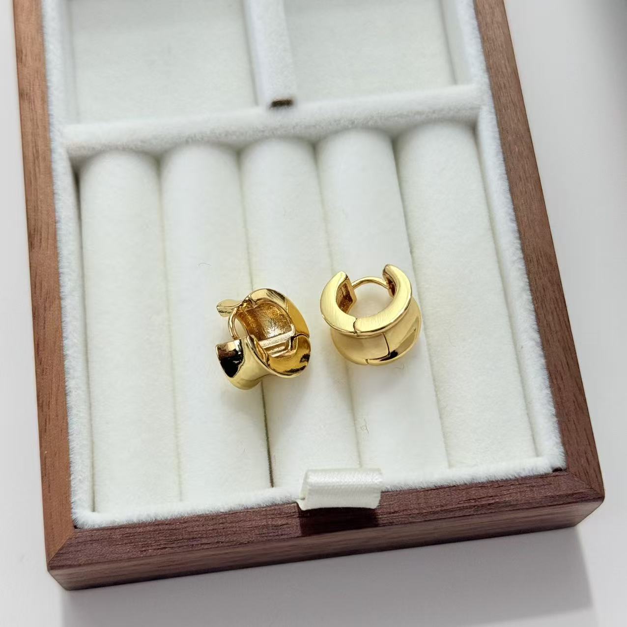 铜合金耳饰 光面凹型耳钉  E2119