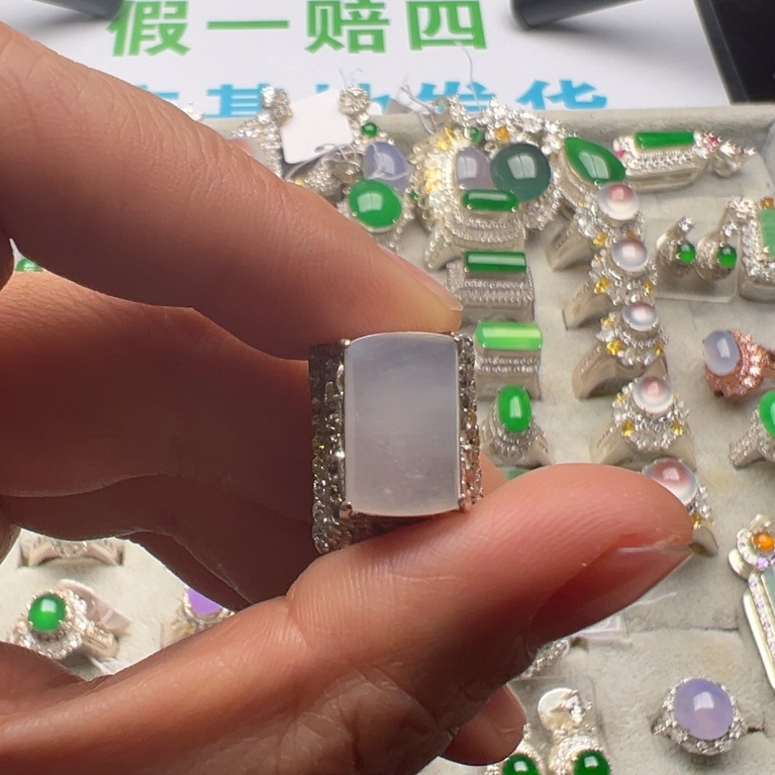 定制翡翠未镶嵌A货