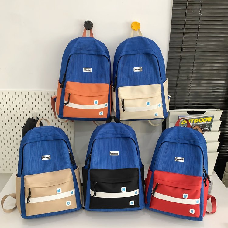 十八家少年潮流双肩背包时尚品味，双肩包让你更加有品位潮流运动
