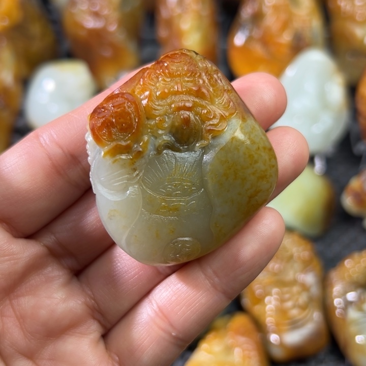 皮****和田玉未镶嵌挂件