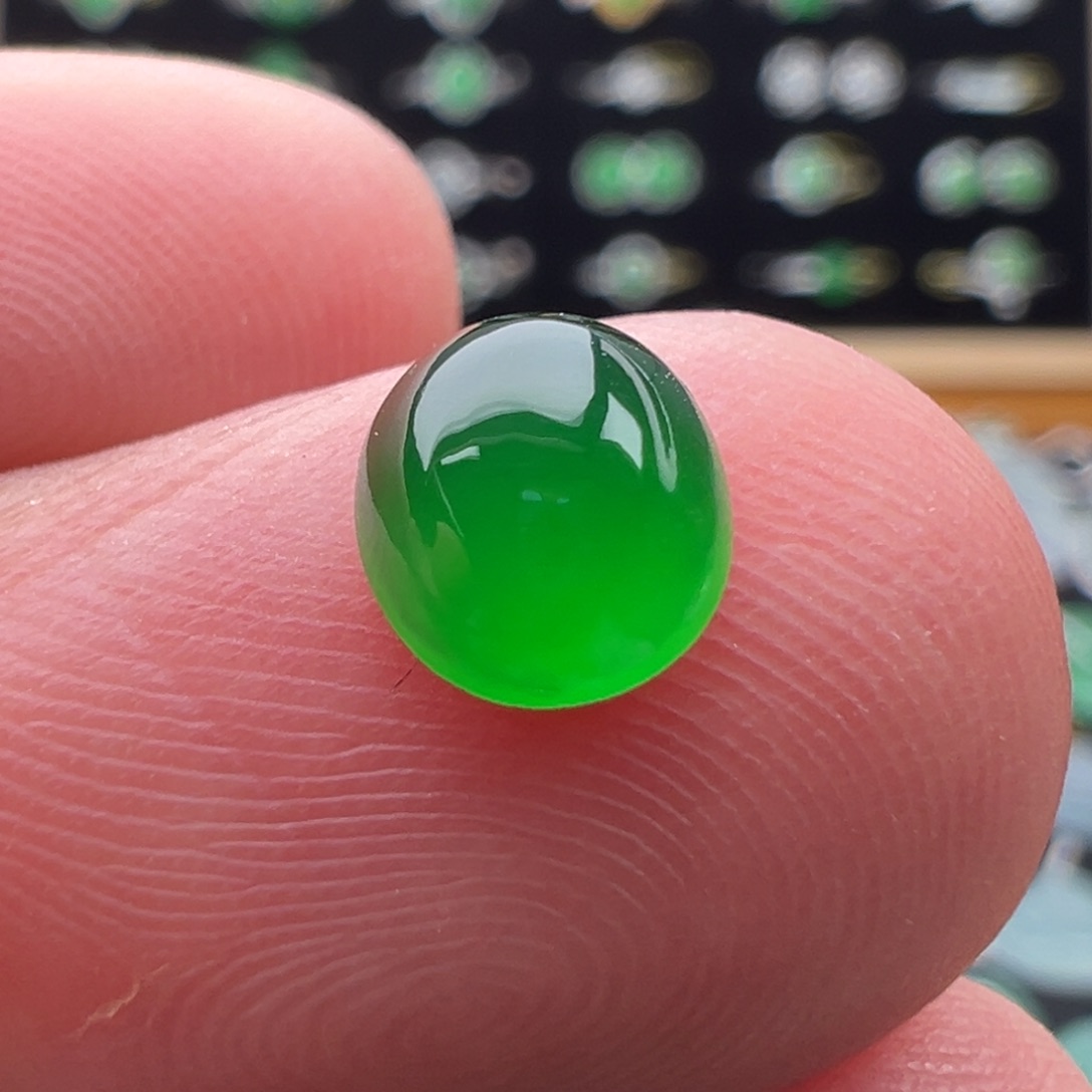 翡翠未镶嵌颈饰蛋面7.2