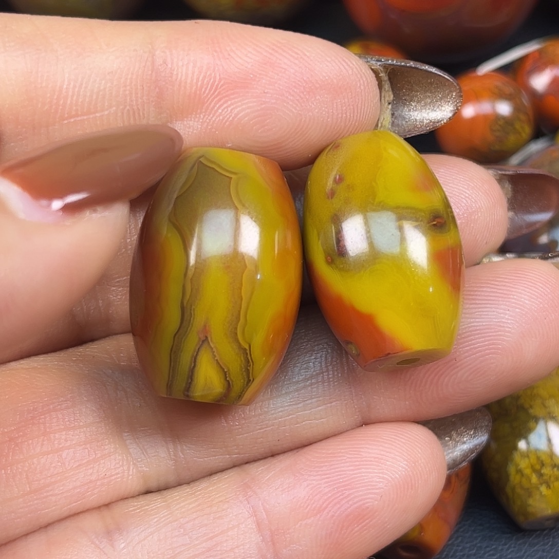 J***金玛瑙/玉髓合金颈饰