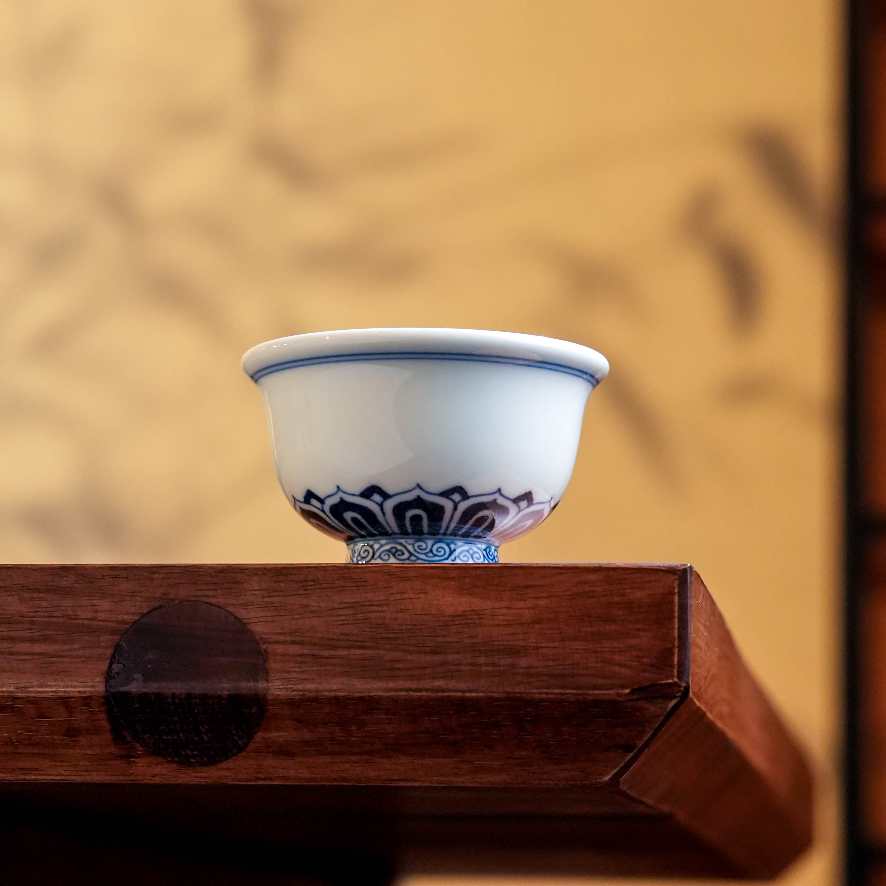 【景德镇瓷器】清玉堂手绘青花宝相纹小压手jd751
