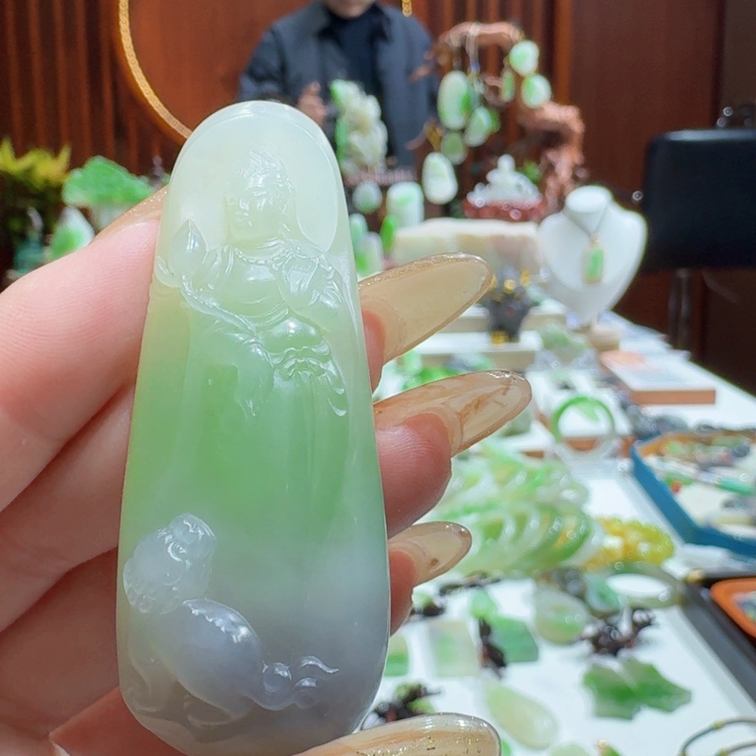 和田玉翠青三色观音18K金镶嵌