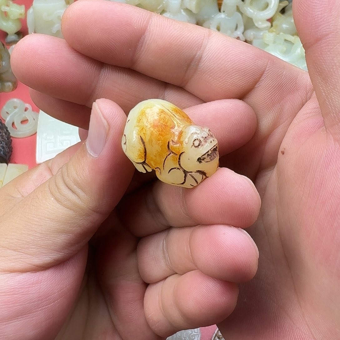 和田玉（糖玉）未镶嵌挂件